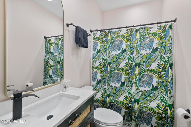 1002 E Beach Boulevard, Long Beach, MS 39560