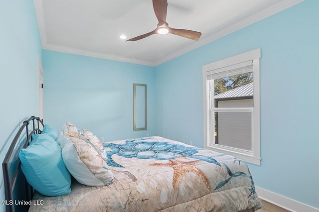 1002 E Beach Boulevard, Long Beach, MS 39560