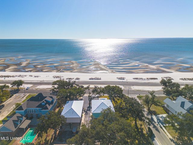 1002 E Beach Boulevard, Long Beach, MS 39560