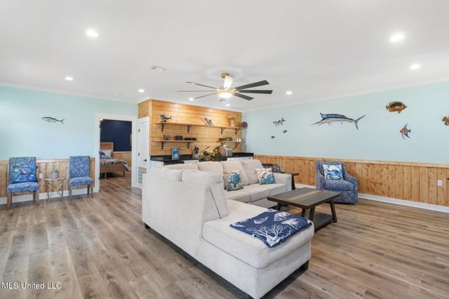 1002 E Beach Boulevard, Long Beach, MS 39560