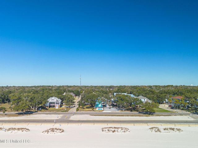 1002 E Beach Boulevard, Long Beach, MS 39560