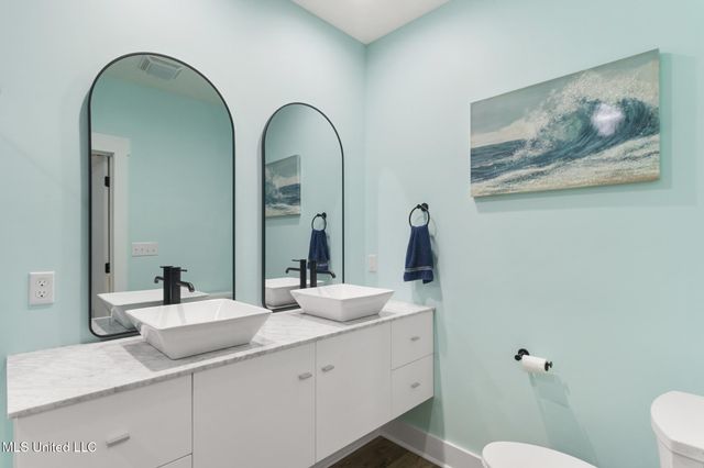 1002 E Beach Boulevard, Long Beach, MS 39560