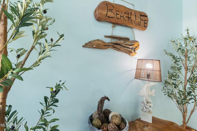 1002 E Beach Boulevard, Long Beach, MS 39560