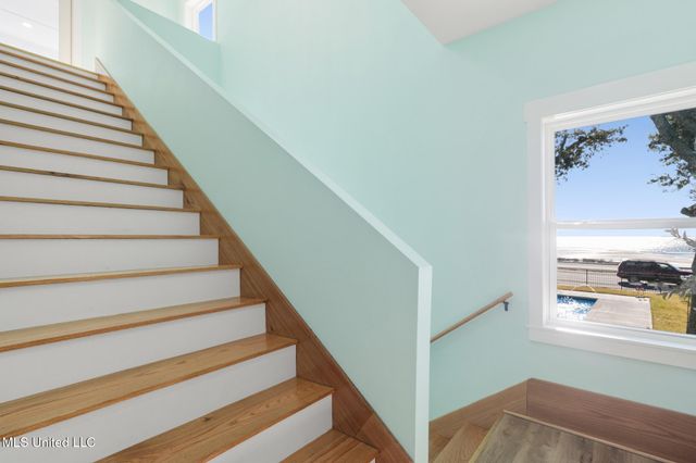 1002 E Beach Boulevard, Long Beach, MS 39560