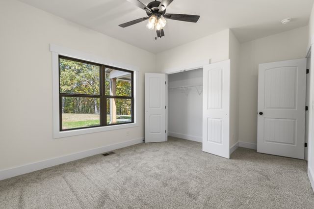 2969 Lights Chapel Road, Greenbrier, TN 37073