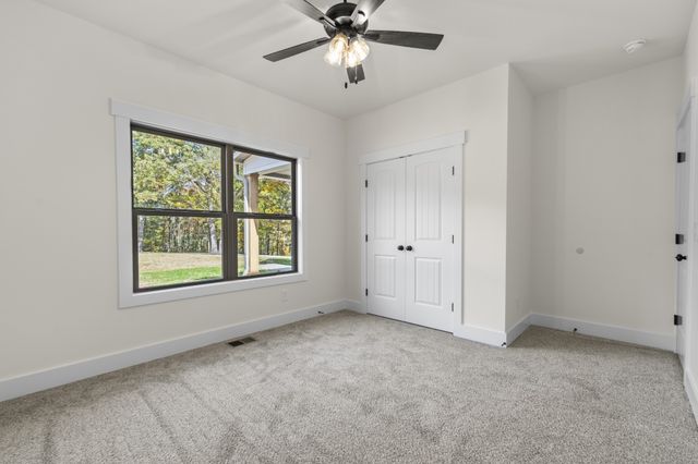 2969 Lights Chapel Road, Greenbrier, TN 37073