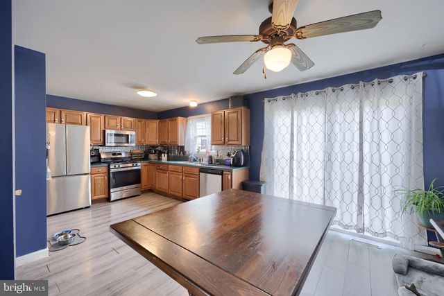 38 BATTENS CIR, Leola, PA 17540