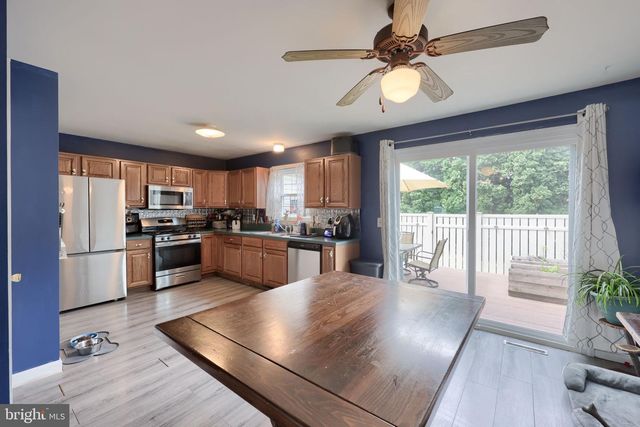 38 BATTENS CIR, Leola, PA 17540