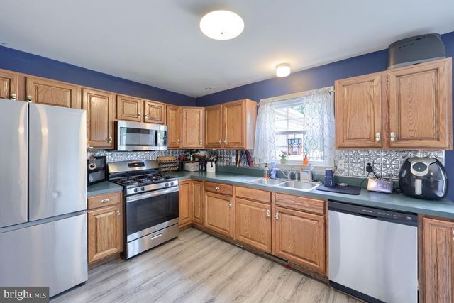 38 BATTENS CIR, Leola, PA 17540