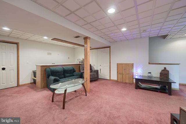 38 BATTENS CIR, Leola, PA 17540