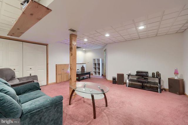 38 BATTENS CIR, Leola, PA 17540