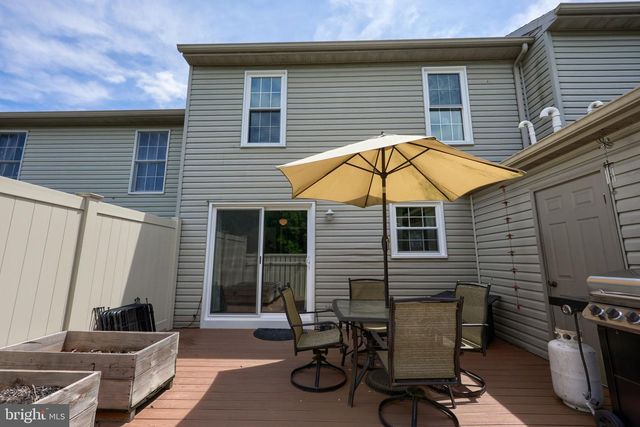 38 BATTENS CIR, Leola, PA 17540