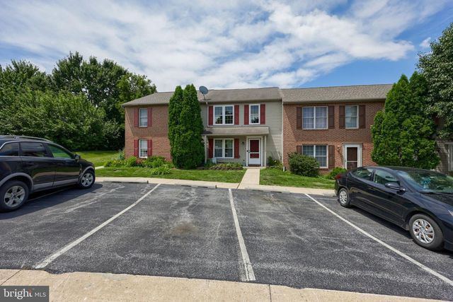 38 BATTENS CIR, Leola, PA 17540