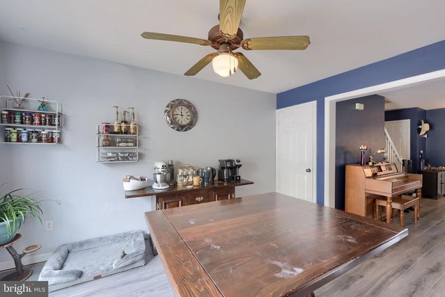 38 BATTENS CIR, Leola, PA 17540