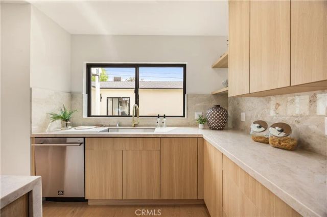 2316 N Parish, Burbank, CA 91504