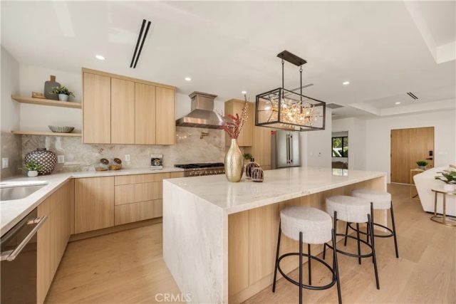 2316 N Parish, Burbank, CA 91504
