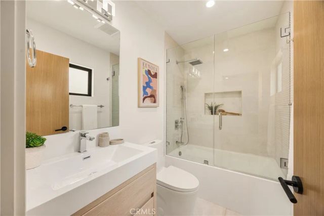 2316 N Parish, Burbank, CA 91504