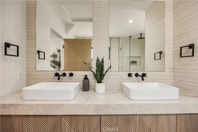 2316 N Parish, Burbank, CA 91504