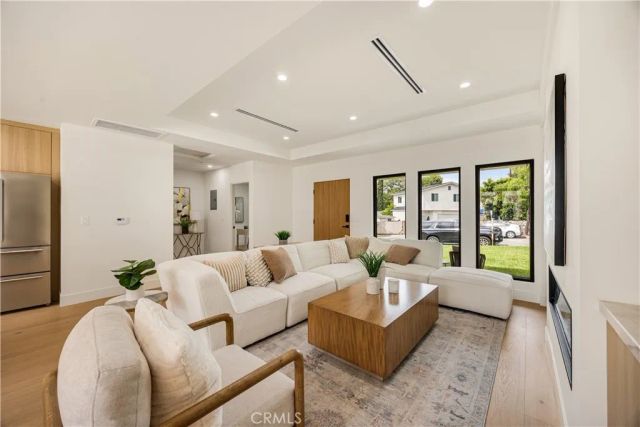 2316 N Parish, Burbank, CA 91504