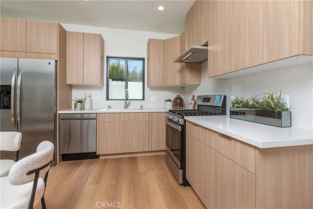 2316 N Parish, Burbank, CA 91504
