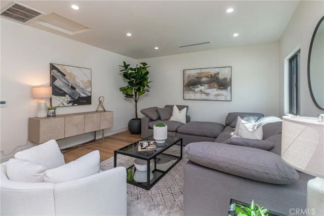 2316 N Parish, Burbank, CA 91504