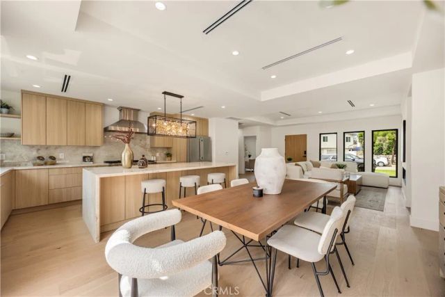 2316 N Parish, Burbank, CA 91504