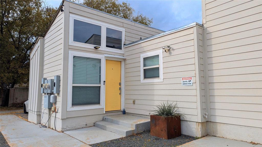 4505 Teri RD B, Austin, TX 78744