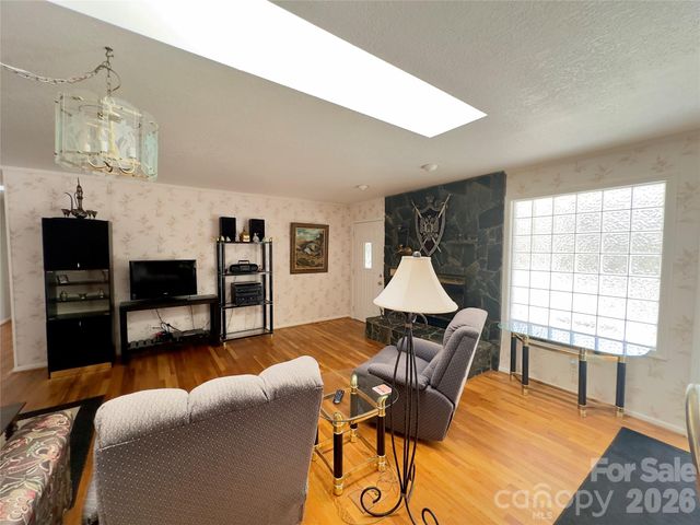 592 Liberty Church Road, Marion, NC 28752