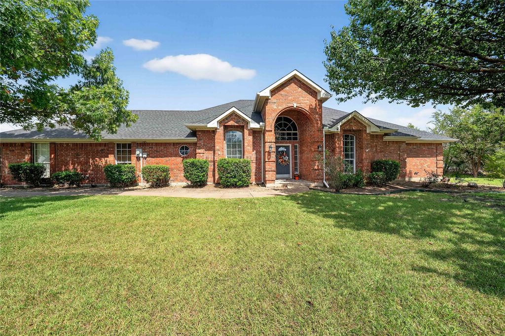 5090 April Lane, Waxahachie, TX 75165