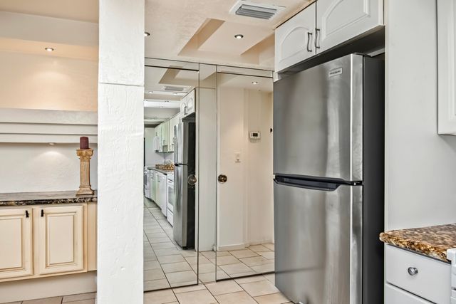 2012 ASHBY C 2012, Deerfield Beach, FL 33442