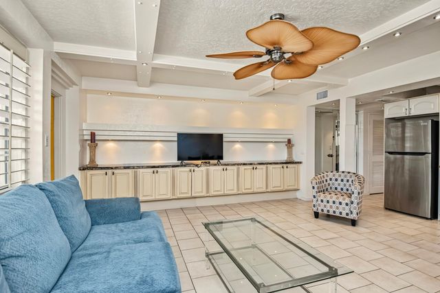 2012 ASHBY C 2012, Deerfield Beach, FL 33442