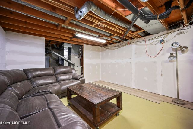 515 Pheasant Lane, Toms River, NJ 08753