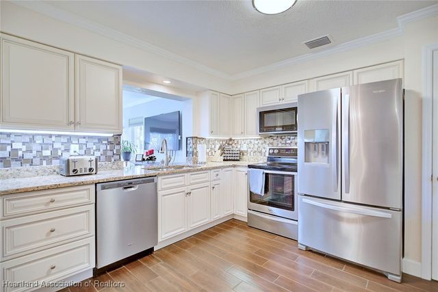 201 Greensview Drive, Avon Park, FL 33825