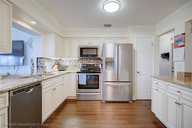 201 Greensview Drive, Avon Park, FL 33825