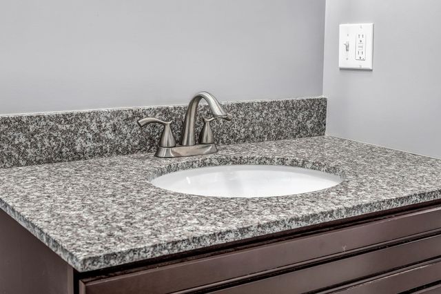 120 Dover Road, Durham, NH 03824