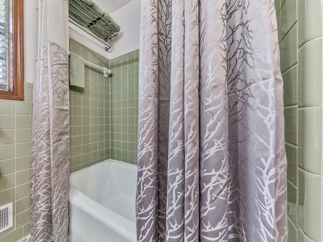 1849 Service NE Drive, Marietta, GA 30066