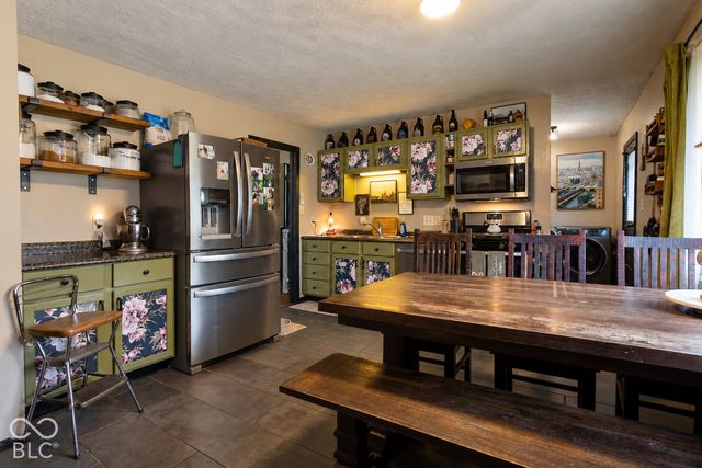 1021 Eastlawn Drive, Whiteland, IN 46184