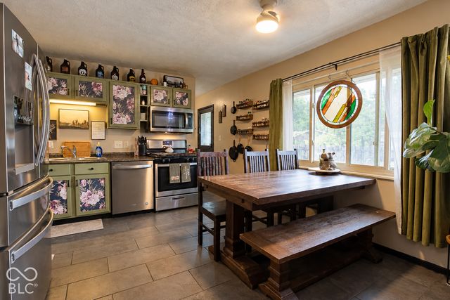 1021 Eastlawn Drive, Whiteland, IN 46184
