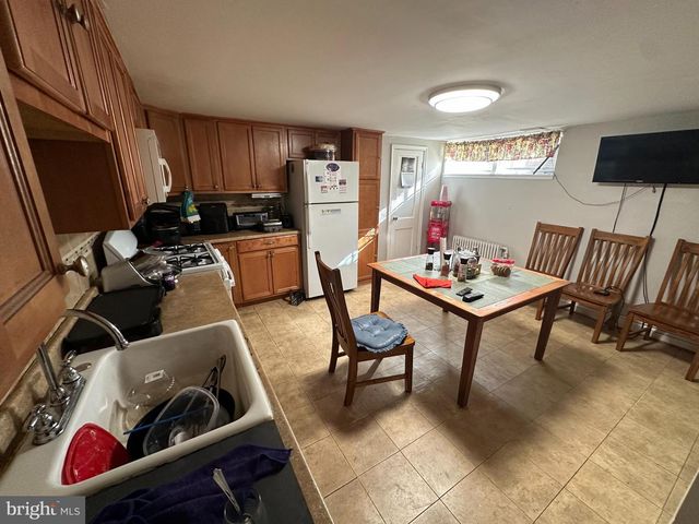 2844 E FEDERAL ST, Baltimore, MD 21213