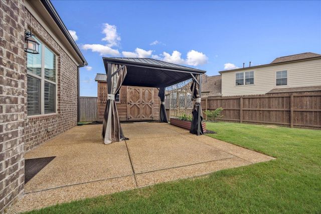 35 LAUREL POINTE CV, Oakland, TN 38060