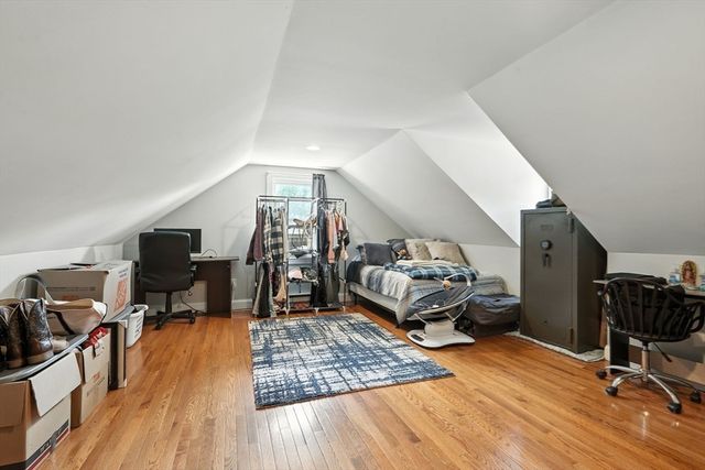 211 W Allen Ridge Rd, Springfield, MA 01118