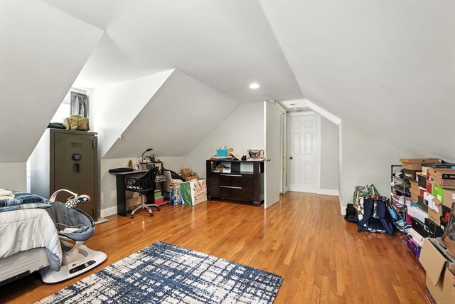 211 W Allen Ridge Rd, Springfield, MA 01118