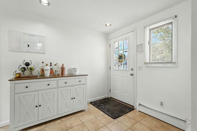 211 W Allen Ridge Rd, Springfield, MA 01118