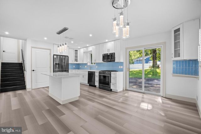 7103 GALESVILLE PL, Annandale, VA 22003