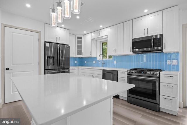 7103 GALESVILLE PL, Annandale, VA 22003