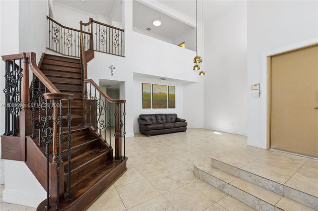 10865 NW 73rd Ter, Doral, FL 33178