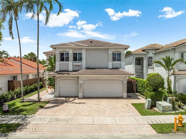 10865 NW 73rd Ter, Doral, FL 33178