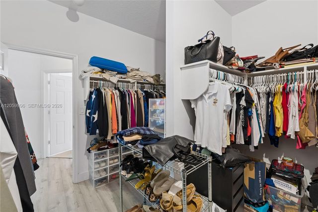 10865 NW 73rd Ter, Doral, FL 33178