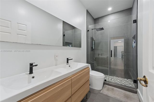 10865 NW 73rd Ter, Doral, FL 33178