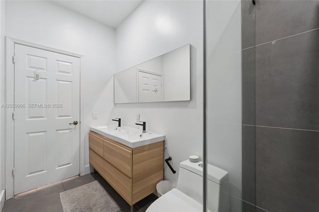 10865 NW 73rd Ter, Doral, FL 33178